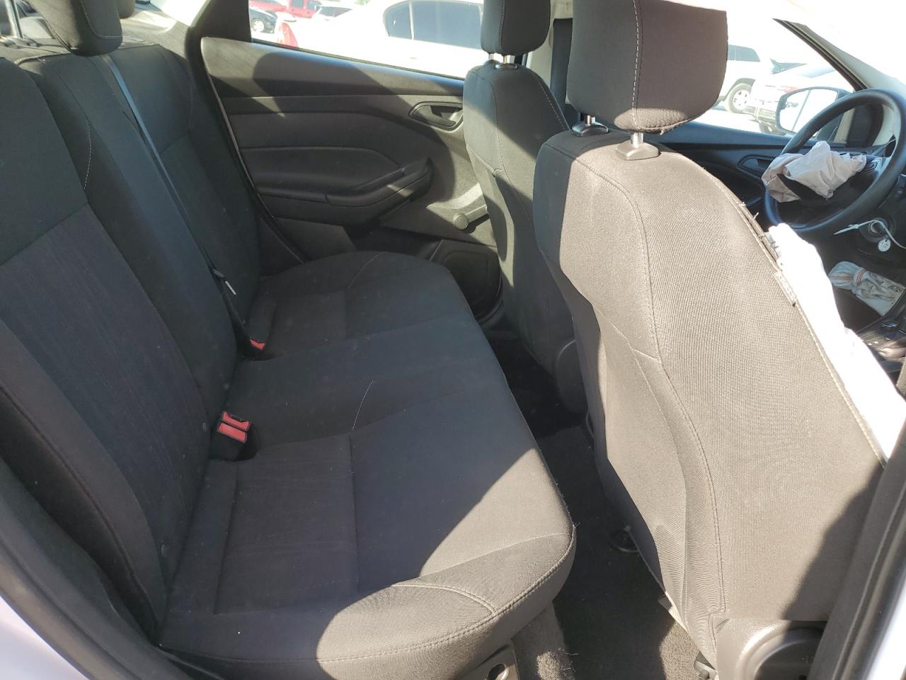 2016 Ford Focus S VIN: 1FADP3E28GL379188 Lot: 75209364