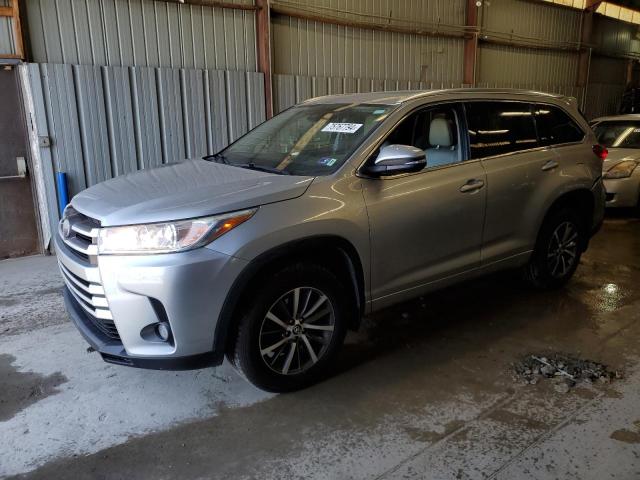 2017 Toyota Highlander Se