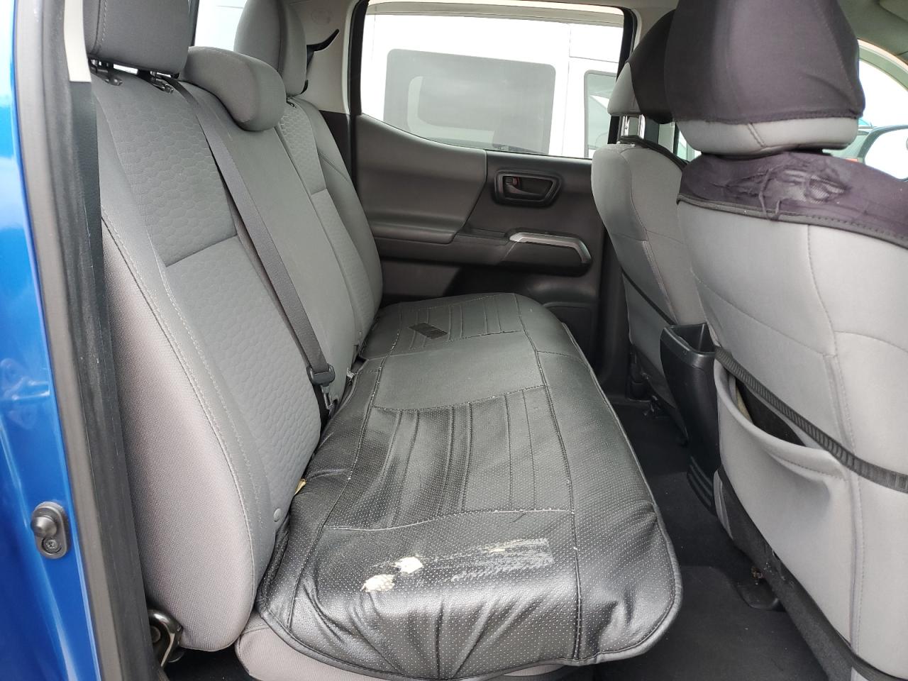 2018 Toyota Tacoma - Image 10