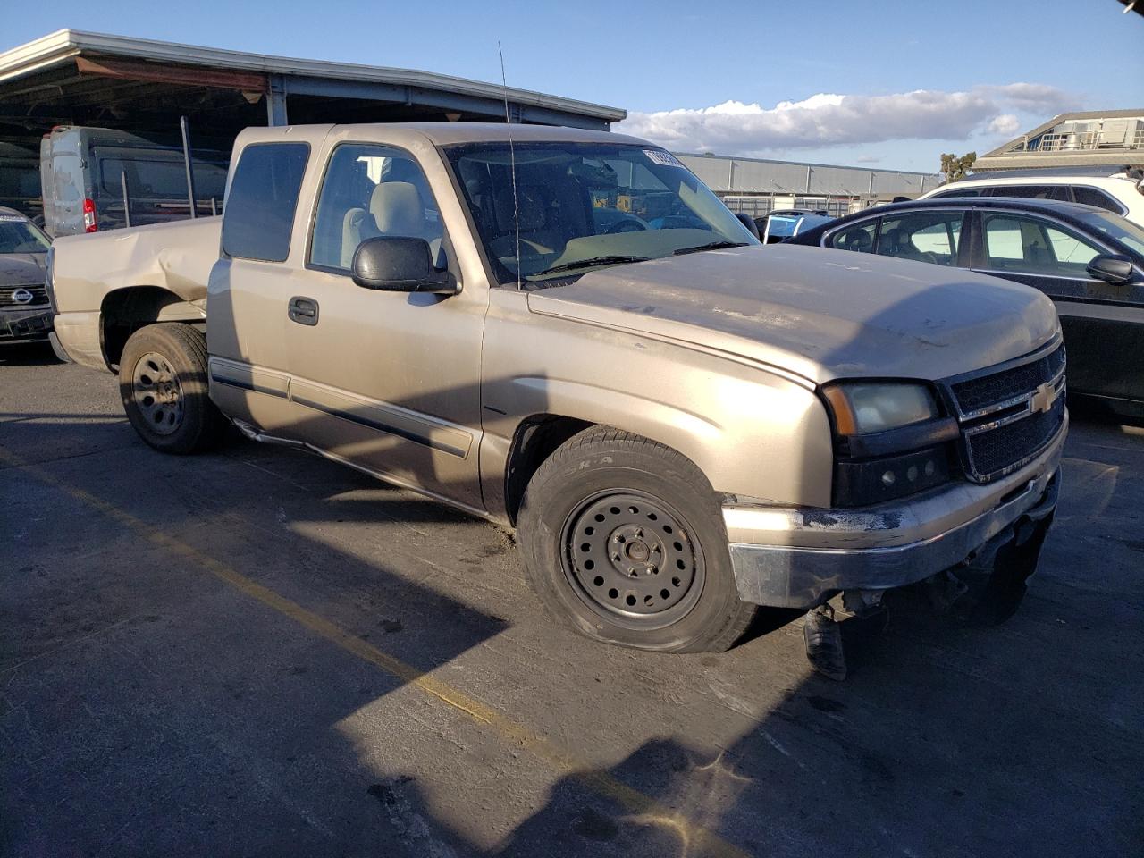 2006 Chevrolet Silverado - Image 4