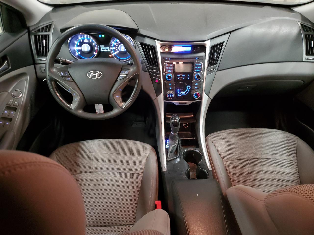2011 Hyundai Sonata - Image 8