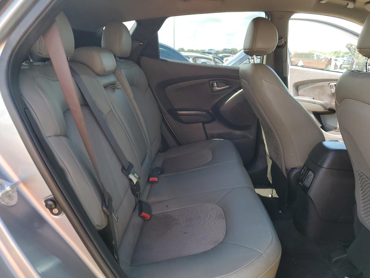 2014 Hyundai Tucson - Image 11