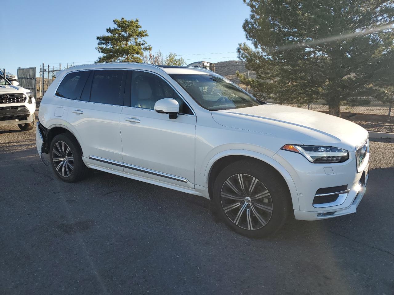 2021 Volvo XC90 - Image 4