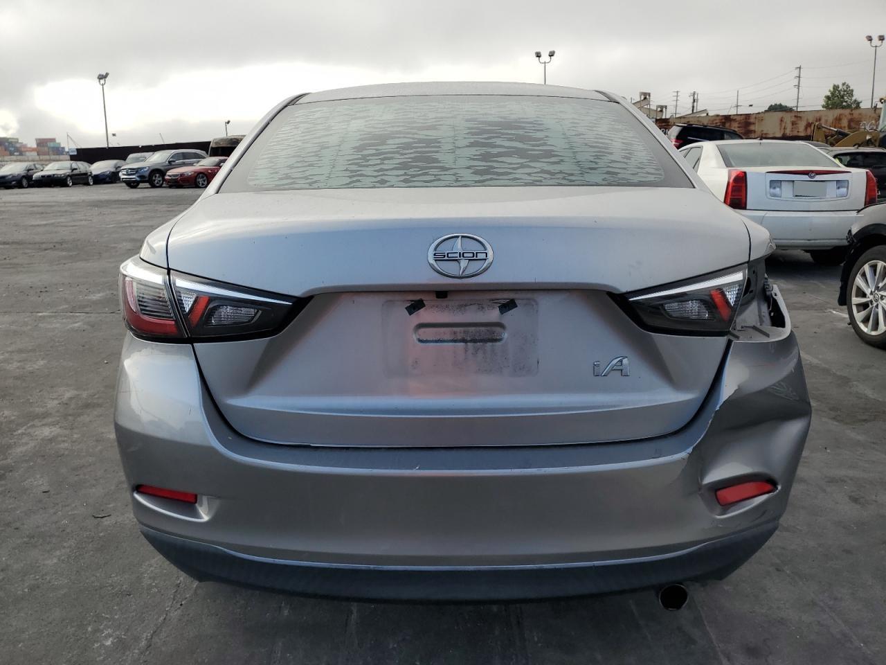 3MYDLBZV9GY114566 2016 Toyota Scion Ia