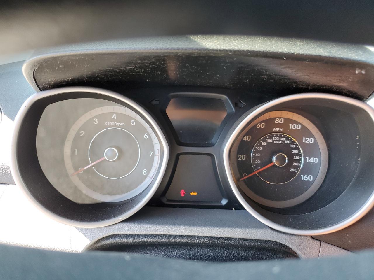 2013 Hyundai Elantra - Image 9