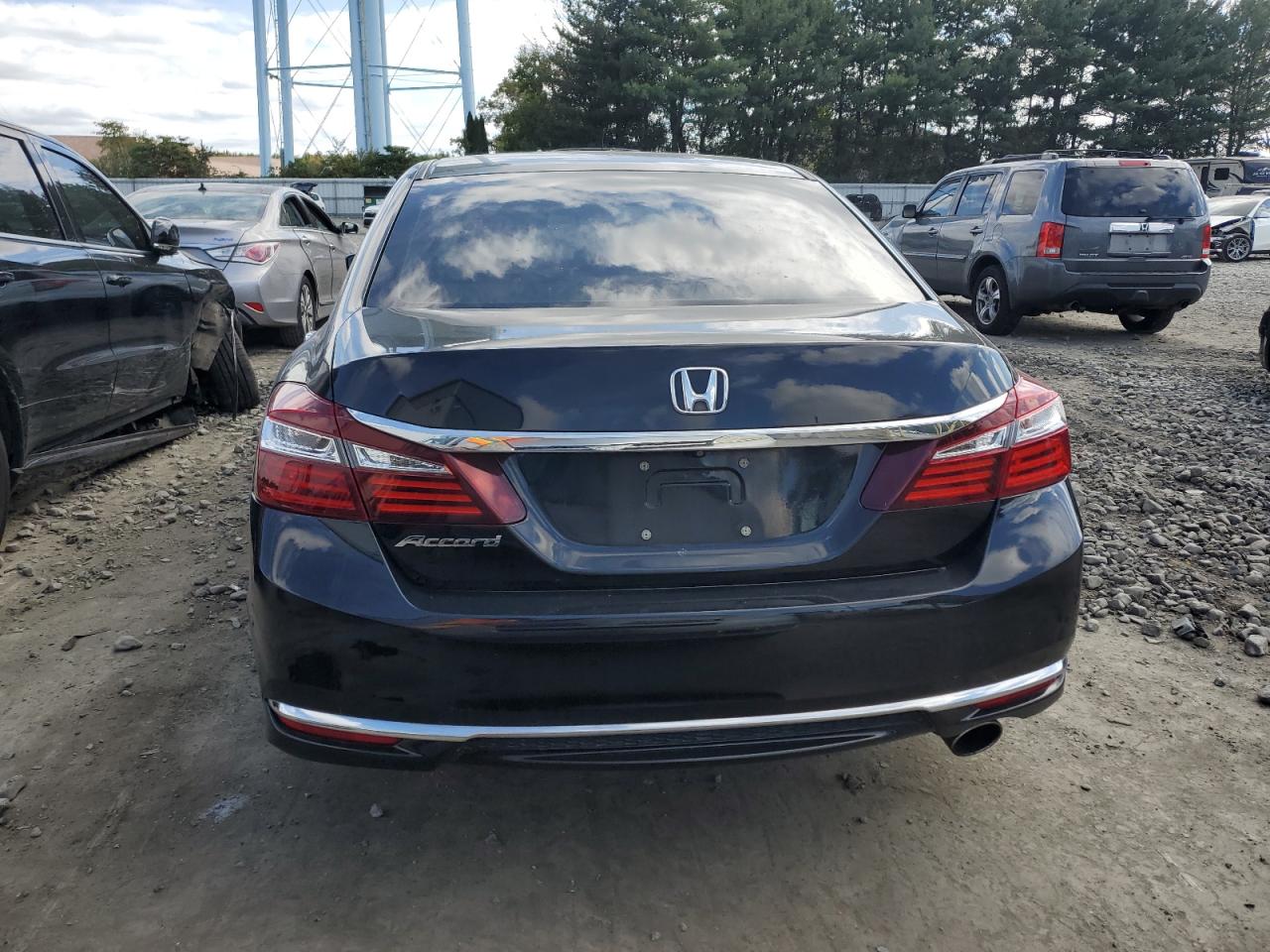 1HGCR2F32HA132393 2017 Honda Accord Lx