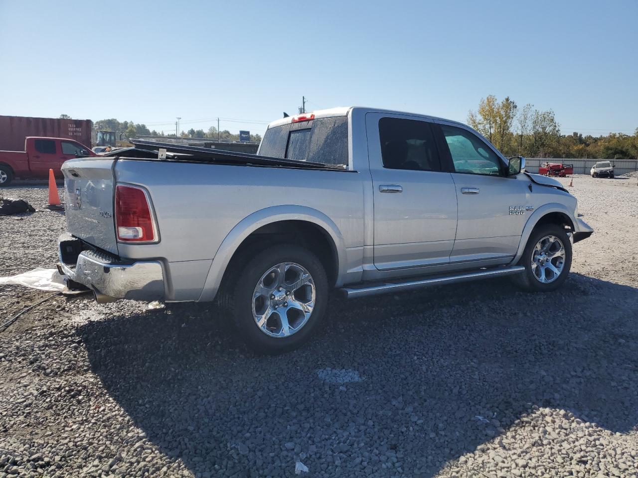 2016 RAM 1500 - Image 3