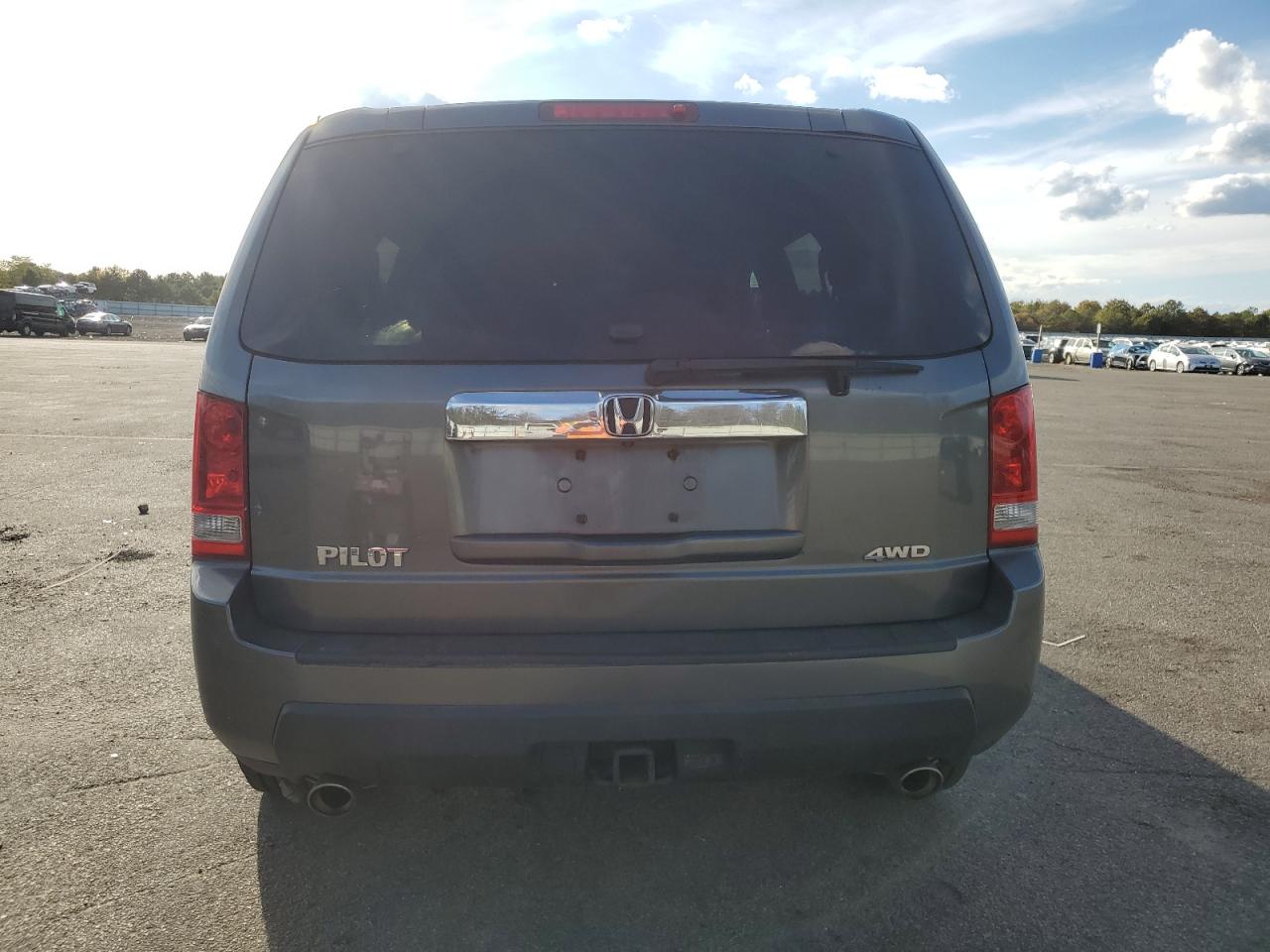 5FNYF4H79BB012887 2011 Honda Pilot Exln