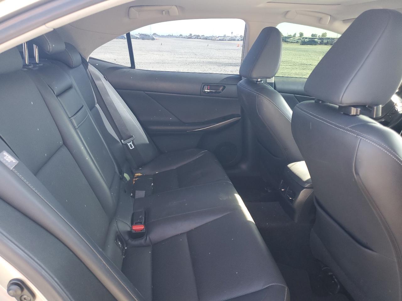 2014 Lexus IS - Image 10