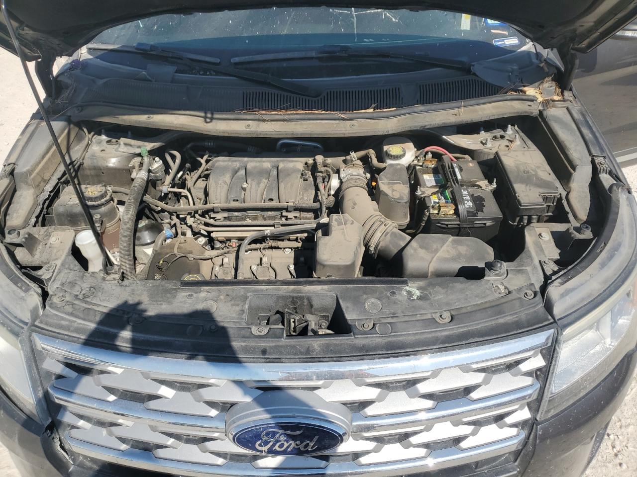 2019 Ford Explorer - Image 12