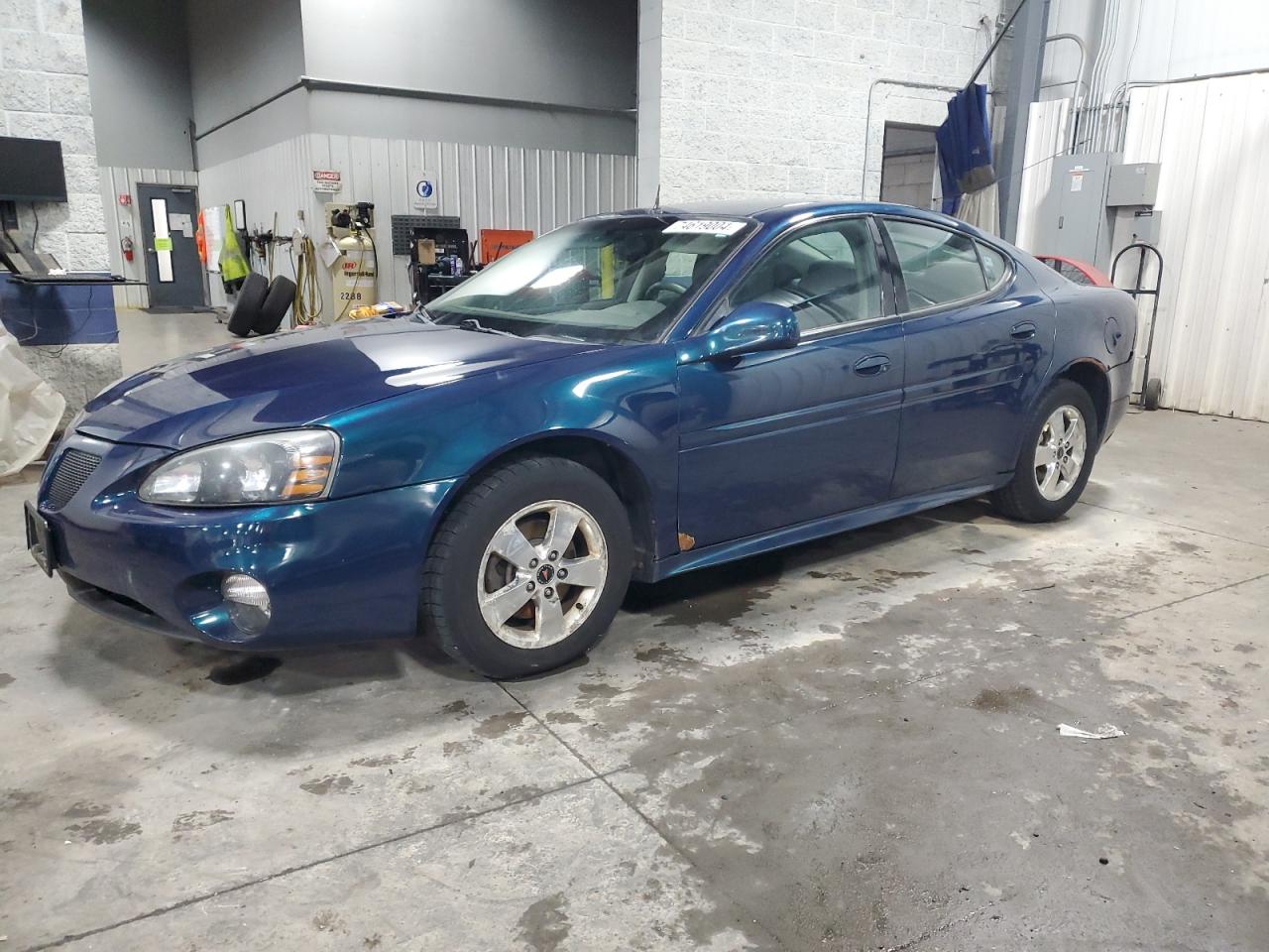 2005 Pontiac Grand Prix - Image 1
