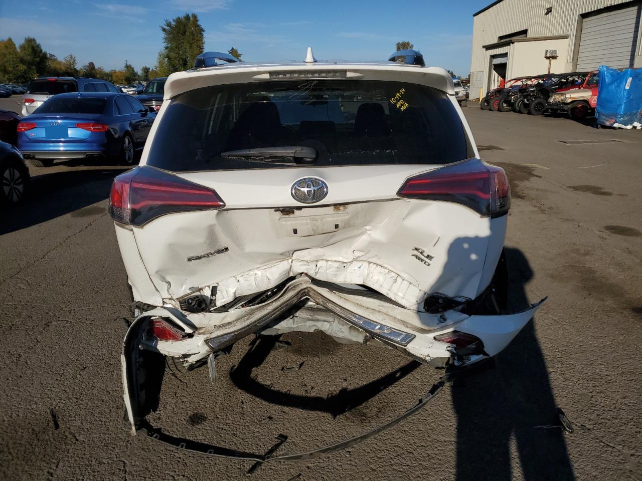 2017 Toyota RAV 4 - Image 6