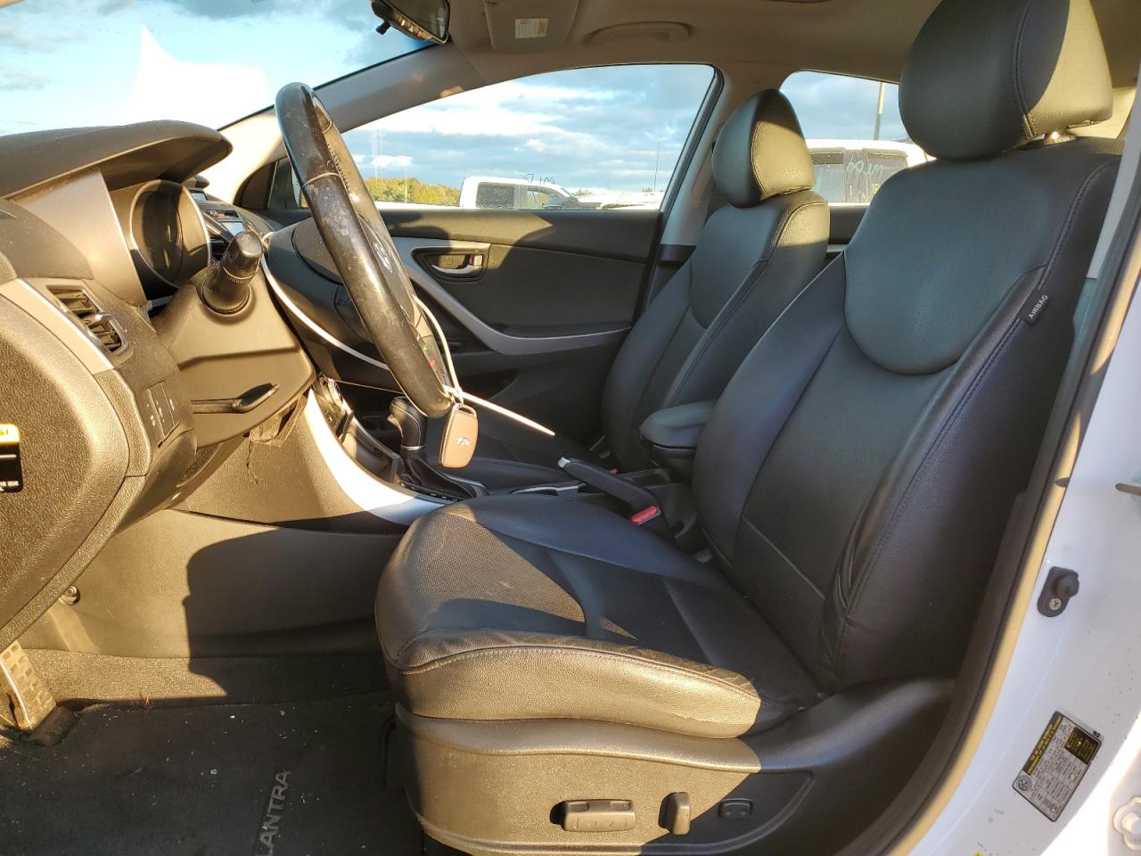 2015 Hyundai Elantra - Image 7