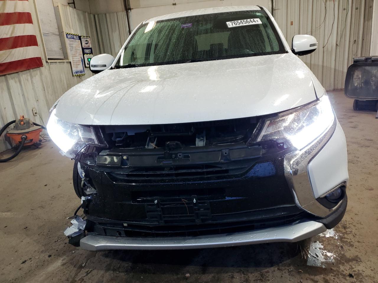 2018 Mitsubishi Outlander - Image 5