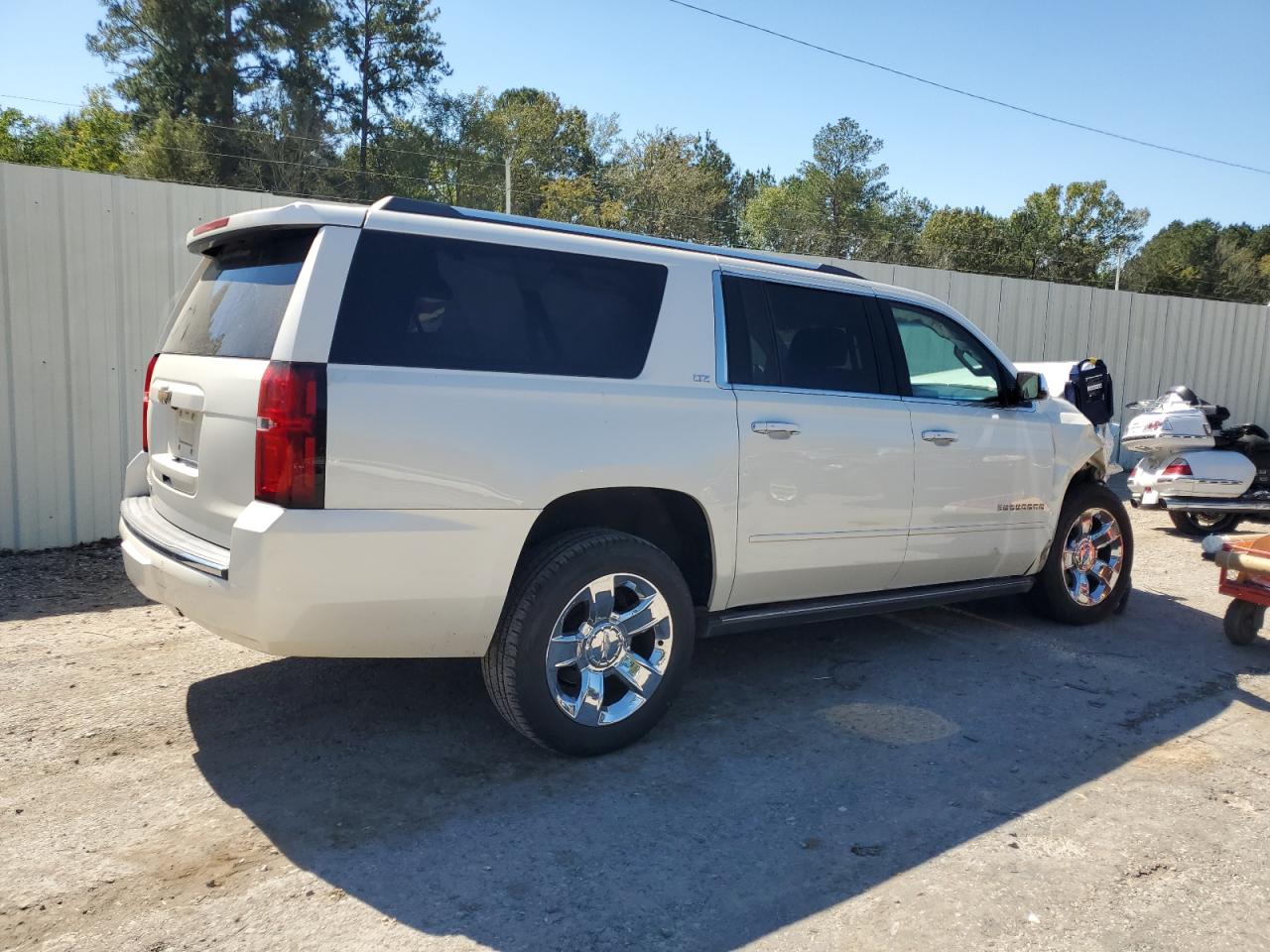 2015 Chevrolet Suburban - Image 3