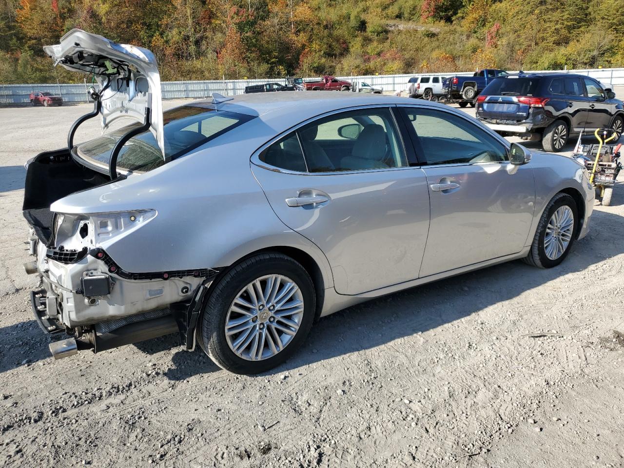 2013 Lexus ES - Image 3