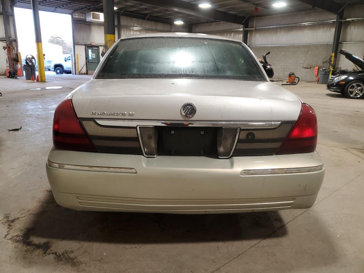 2007 Mercury Grand Marquis Gs VIN: 2MEFM74V77X642139 Lot: 77645214