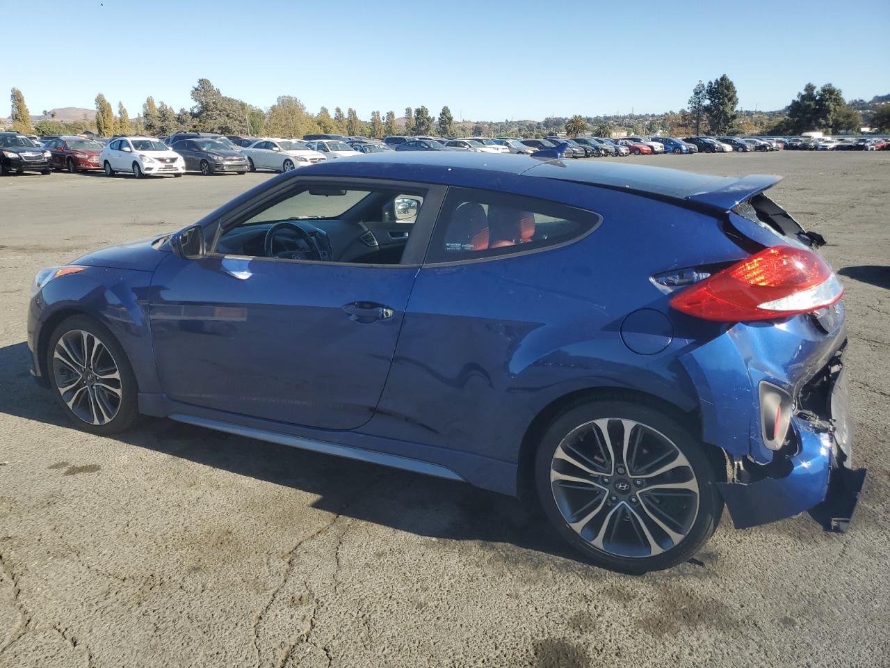2017 Hyundai Veloster - Image 2