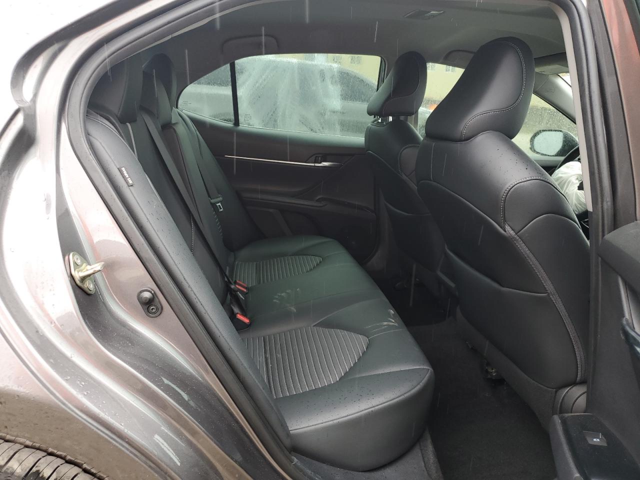 2020 Toyota Camry - Image 10