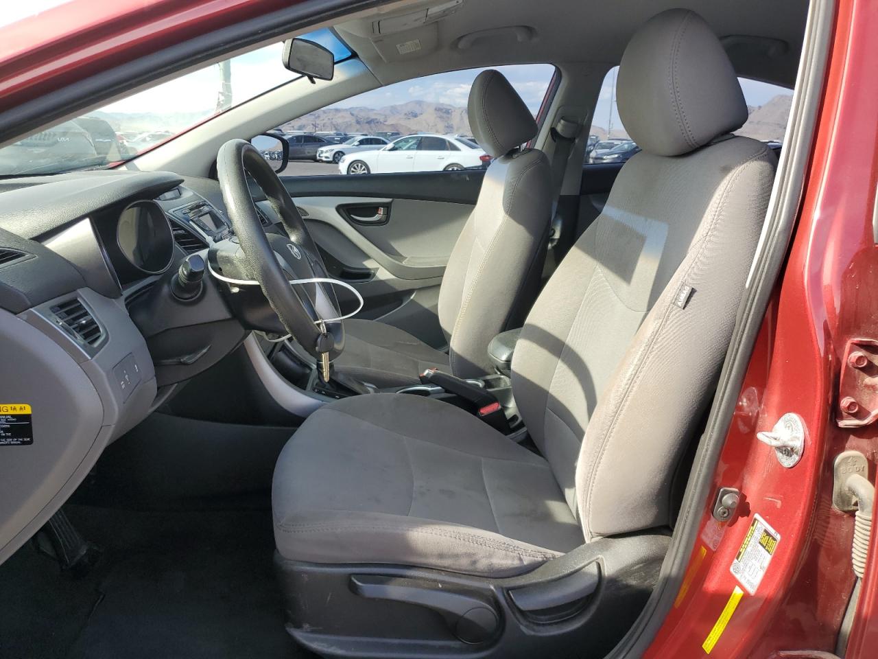 5NPDH4AE2GH725348 2016 Hyundai Elantra Se