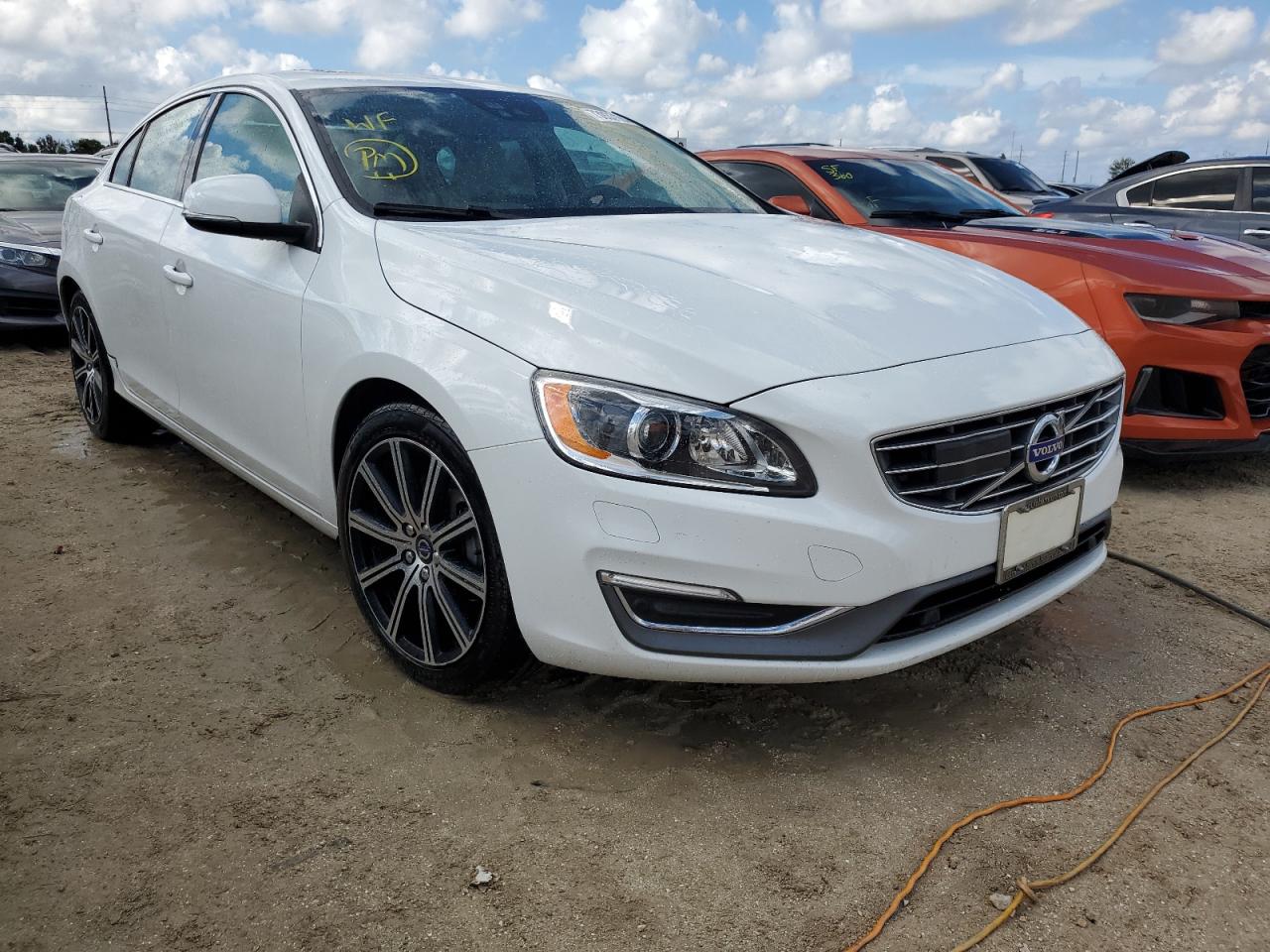 VIN LYV402TM6HB195886 2017 VOLVO S60 no.4