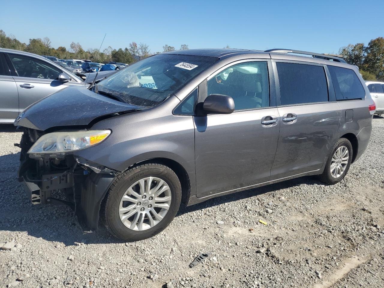 2014 Toyota Sienna - Image 1