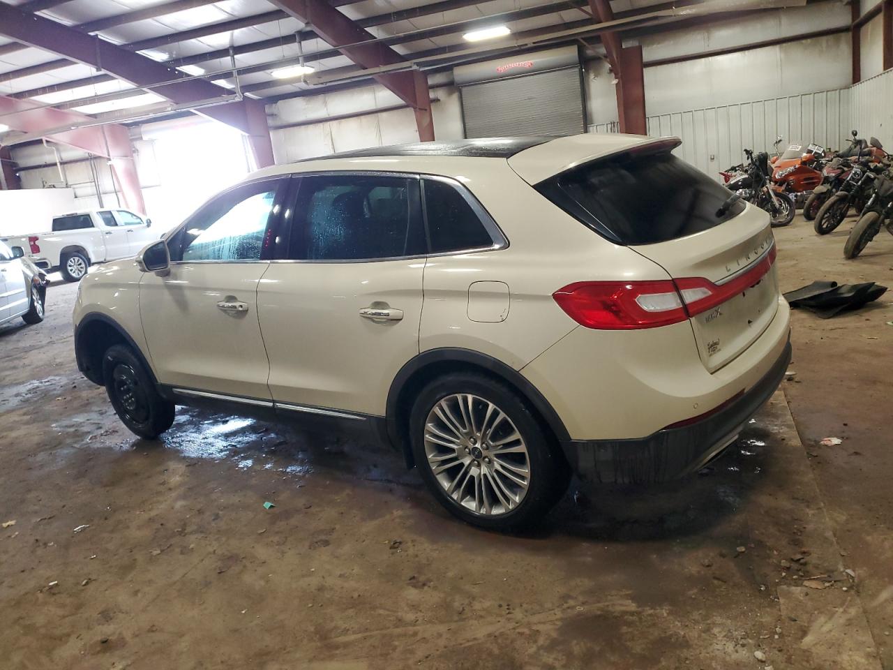 2016 Lincoln MKX - Image 2