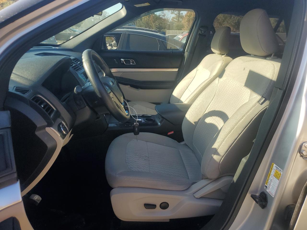 2019 Ford Explorer - Image 7