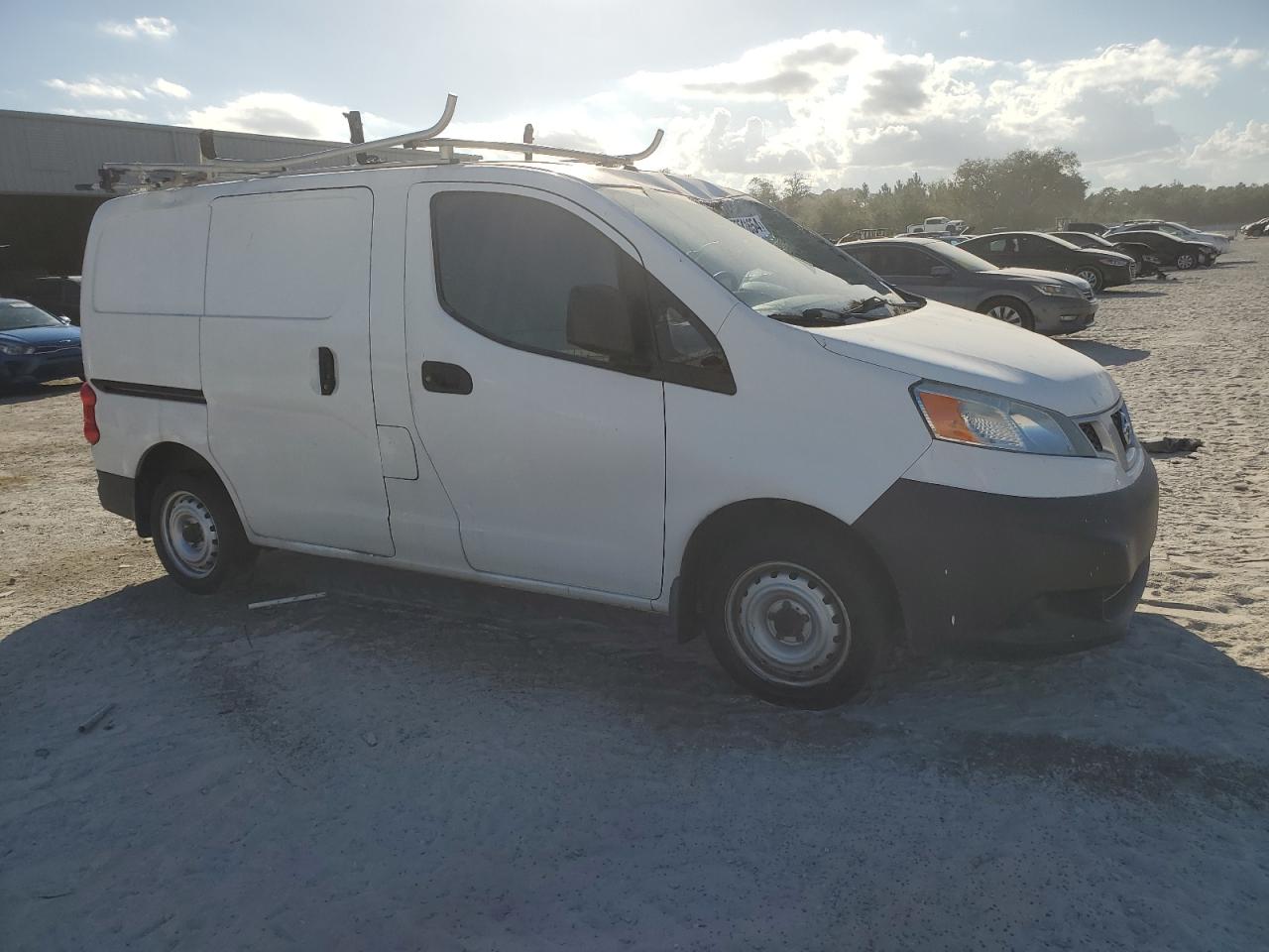 2016 Nissan NV - Image 4