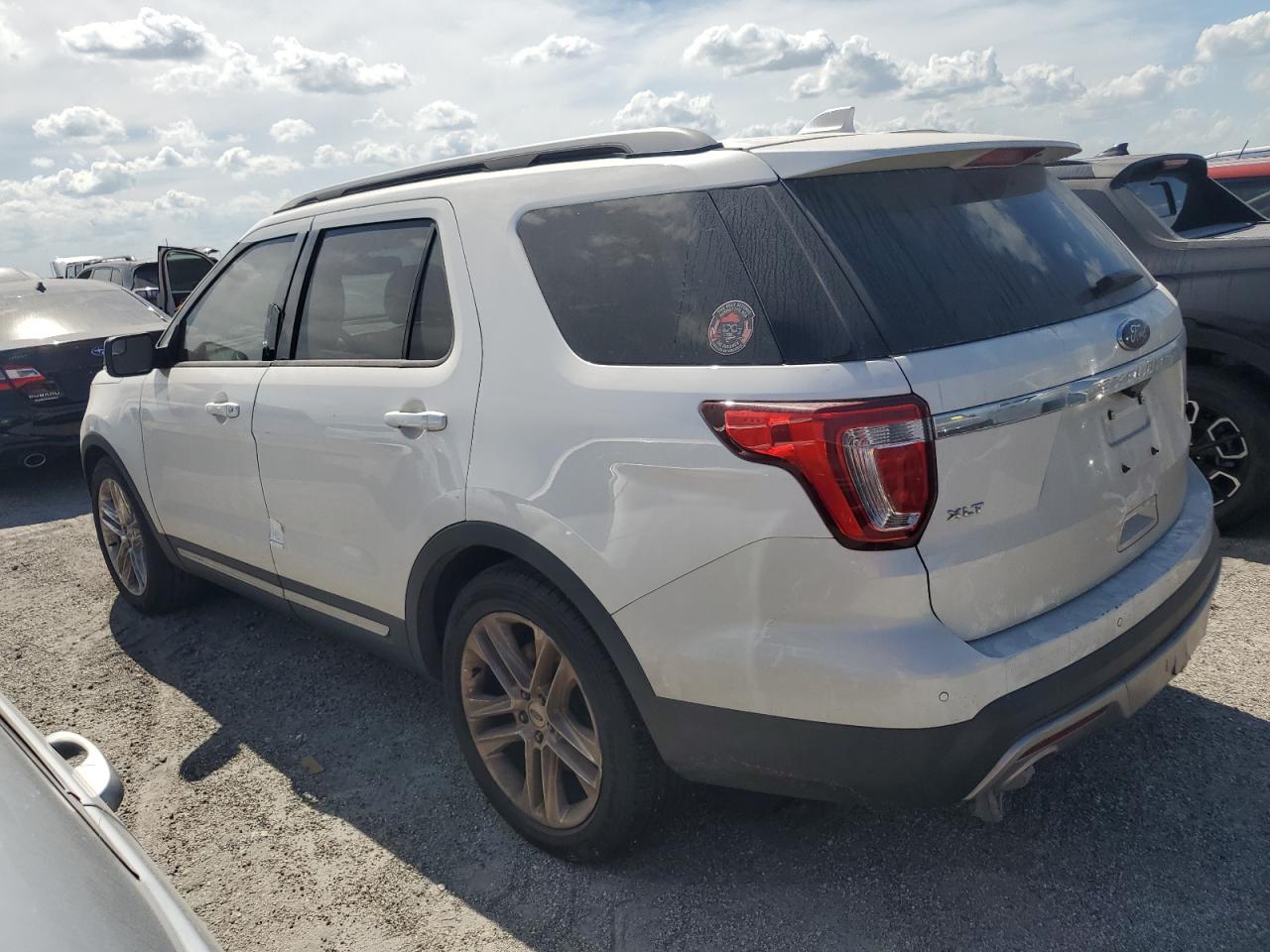 2016 Ford Explorer - Image 2