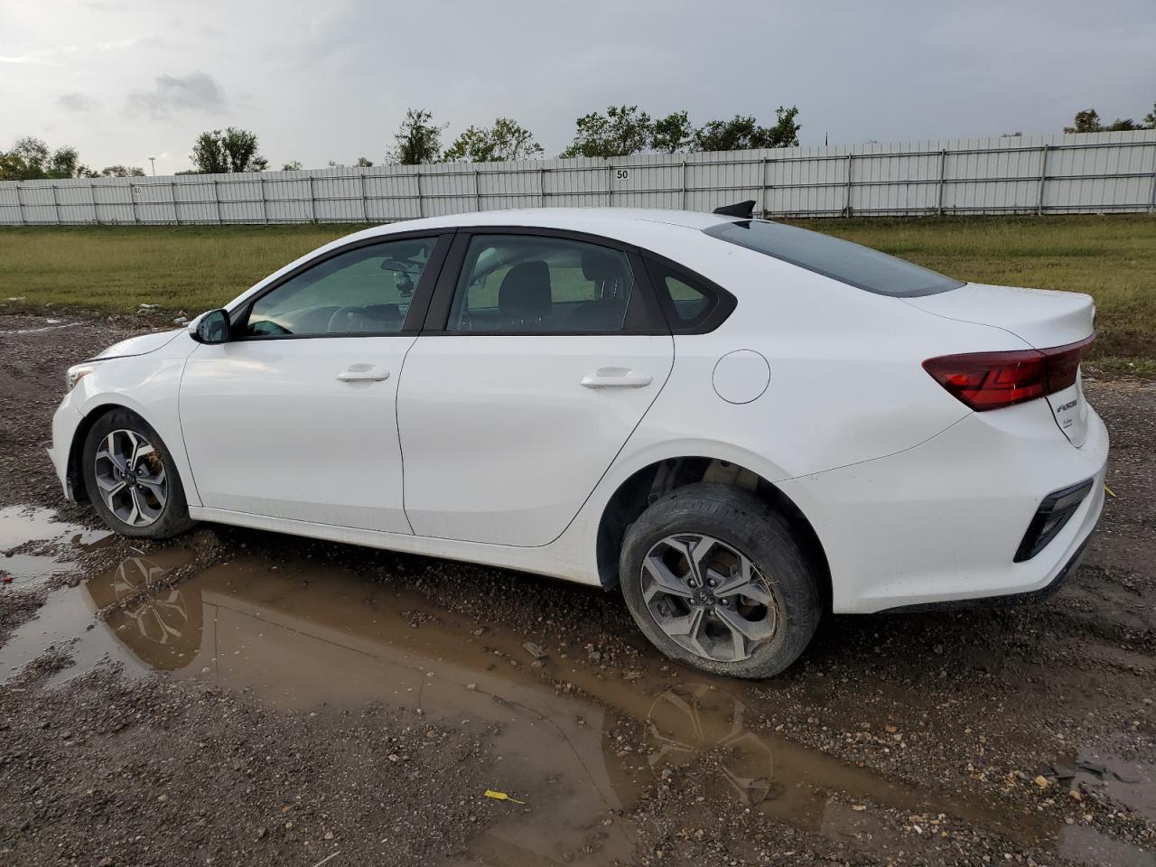 2021 Kia Forte - Image 2