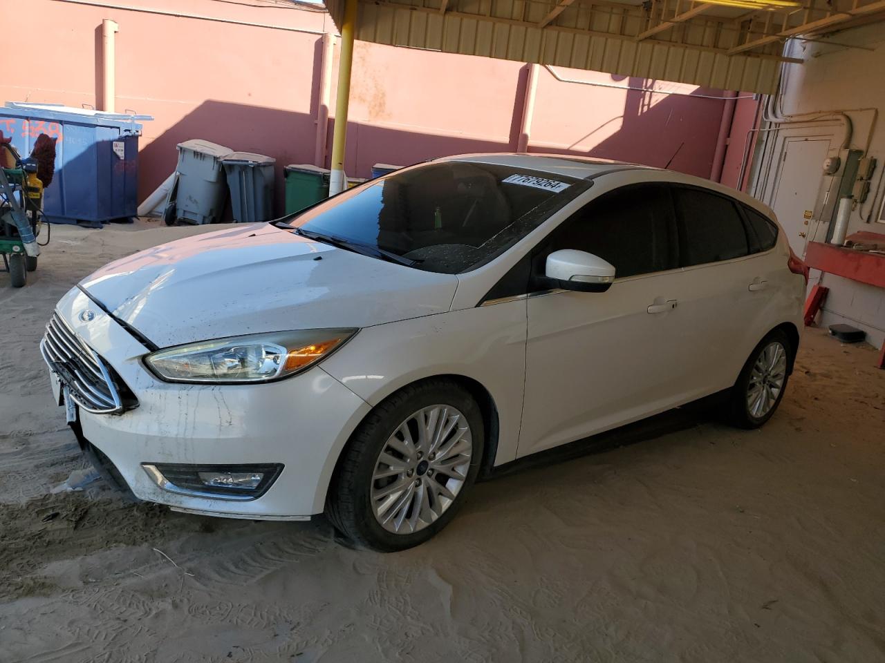 VIN 1FADP3N29JL287532 2018 FORD FOCUS no.1