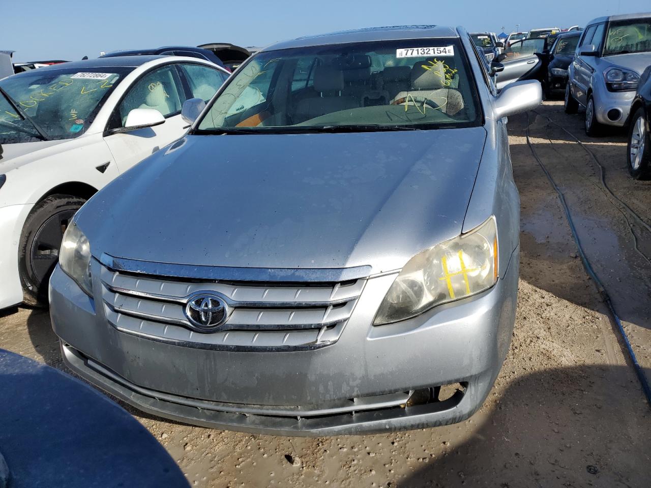 2005 Toyota Avalon - Image 5