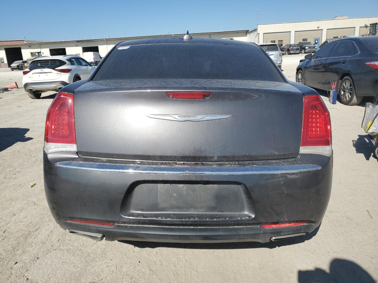 2016 Chrysler 300 Limited VIN: 2C3CCAAG2GH136856 Lot: 75819974