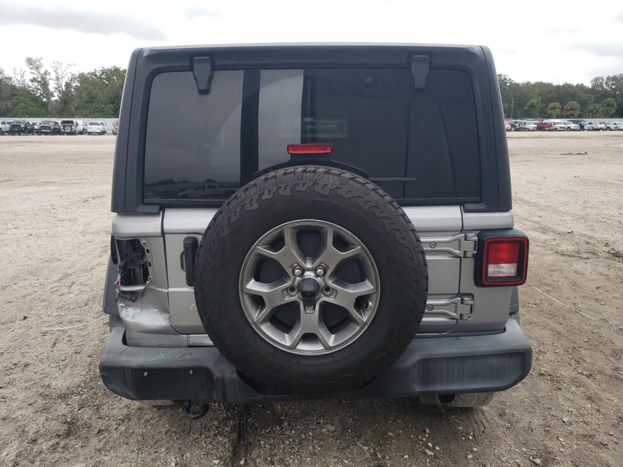 1C4HJXDG3JW108367 2018 Jeep Wrangler Unlimited Sport