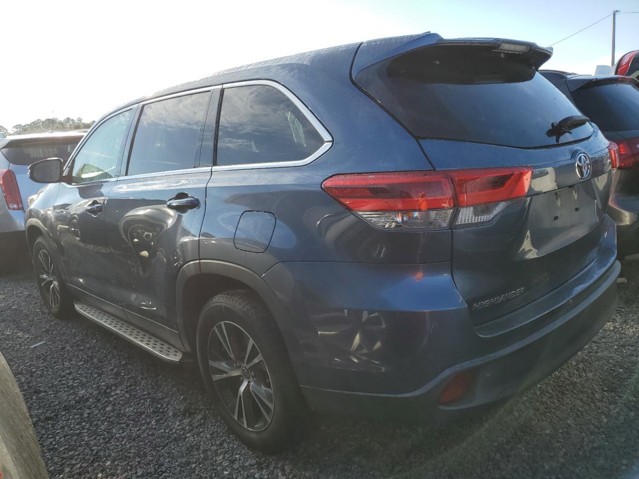 2019 Toyota Highlander - Image 2