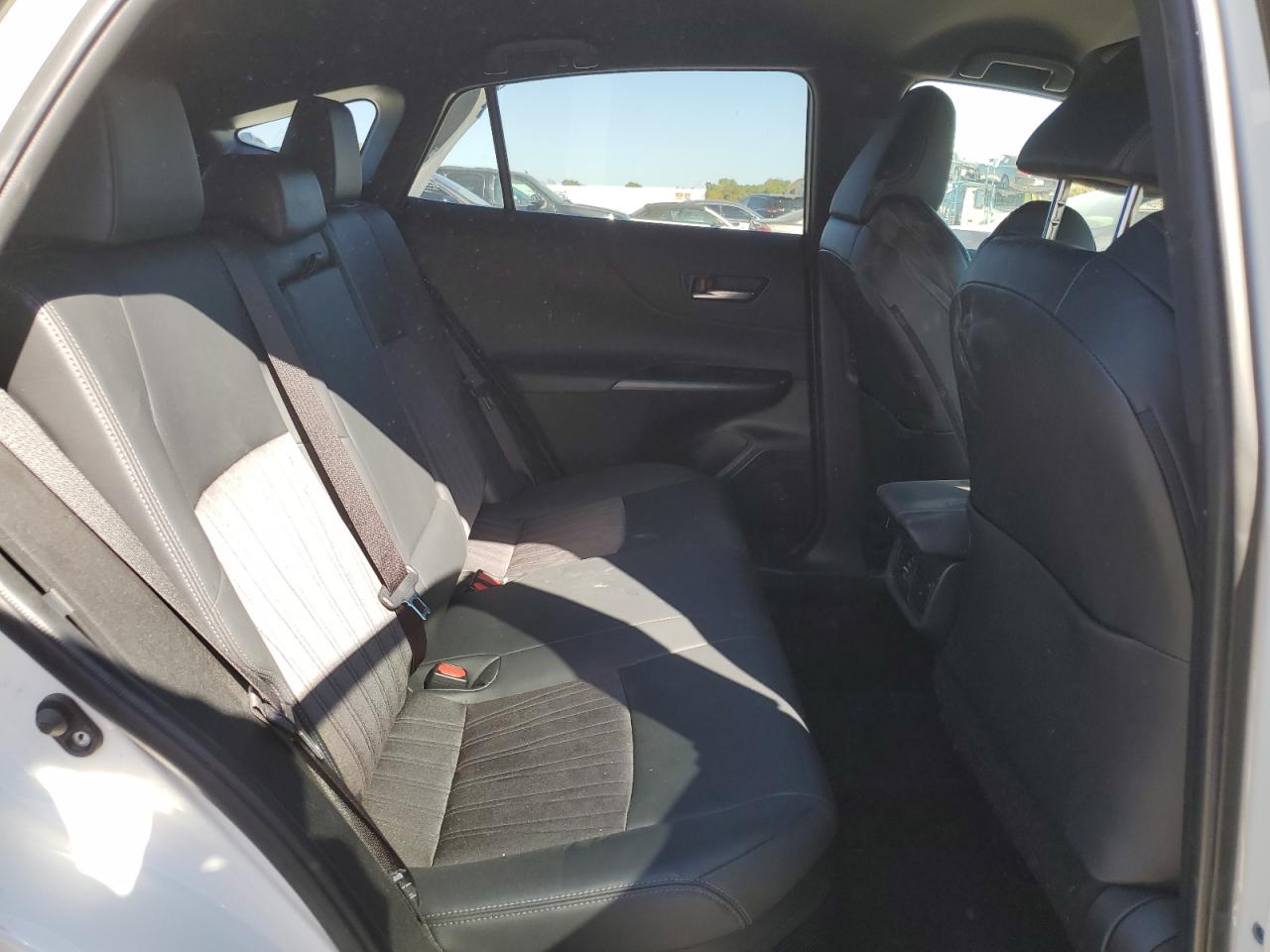 2021 Toyota Venza - Image 11