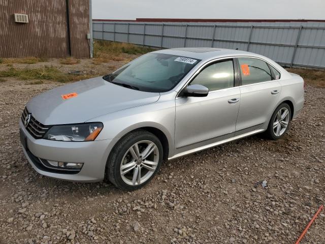  VOLKSWAGEN PASSAT 2014 Сріблястий