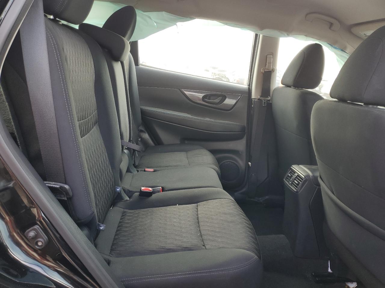 2020 Nissan Rogue - Image 11