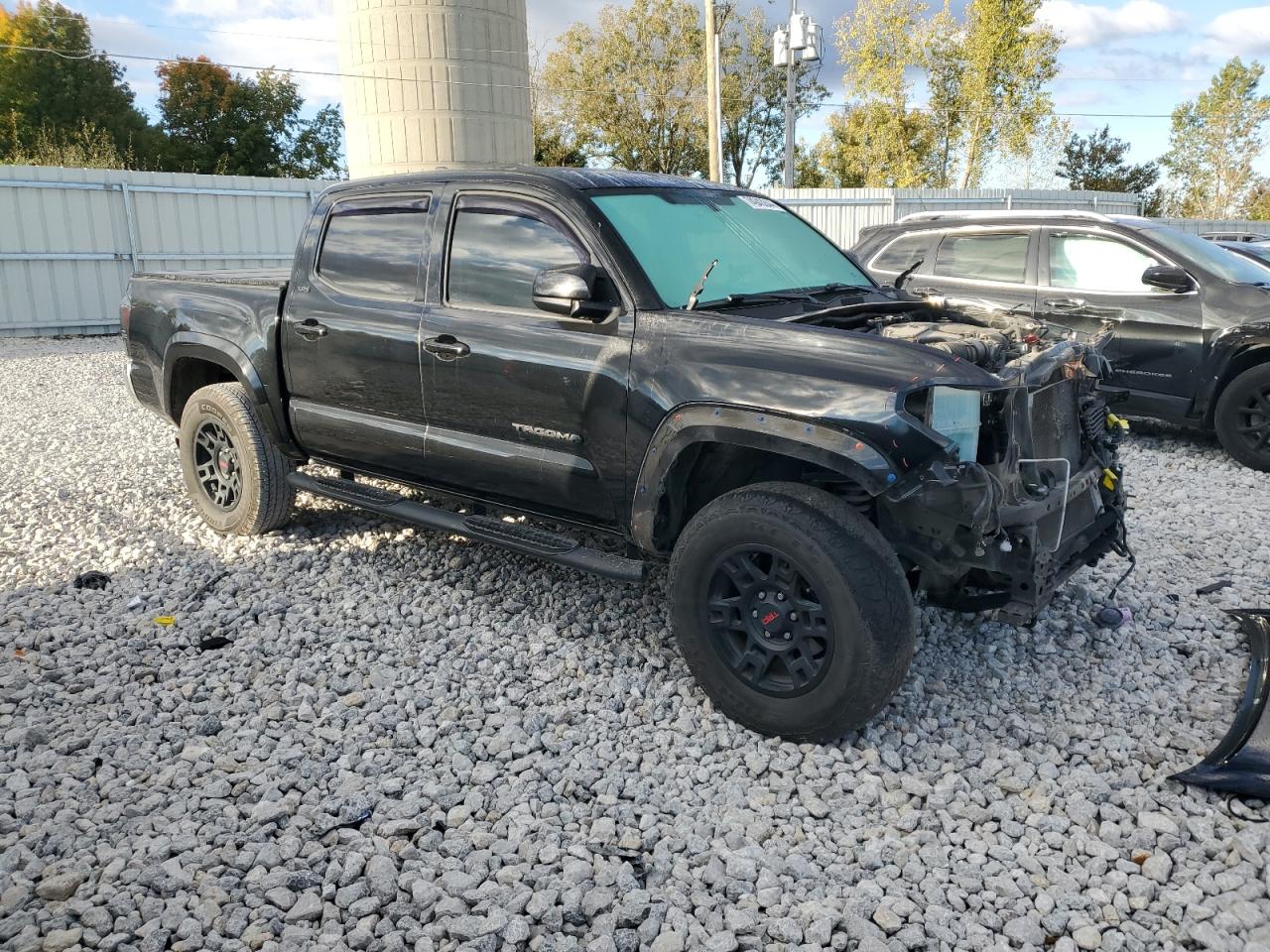 VIN 5TFAZ5CN2HX030747 2017 TOYOTA TACOMA no.4