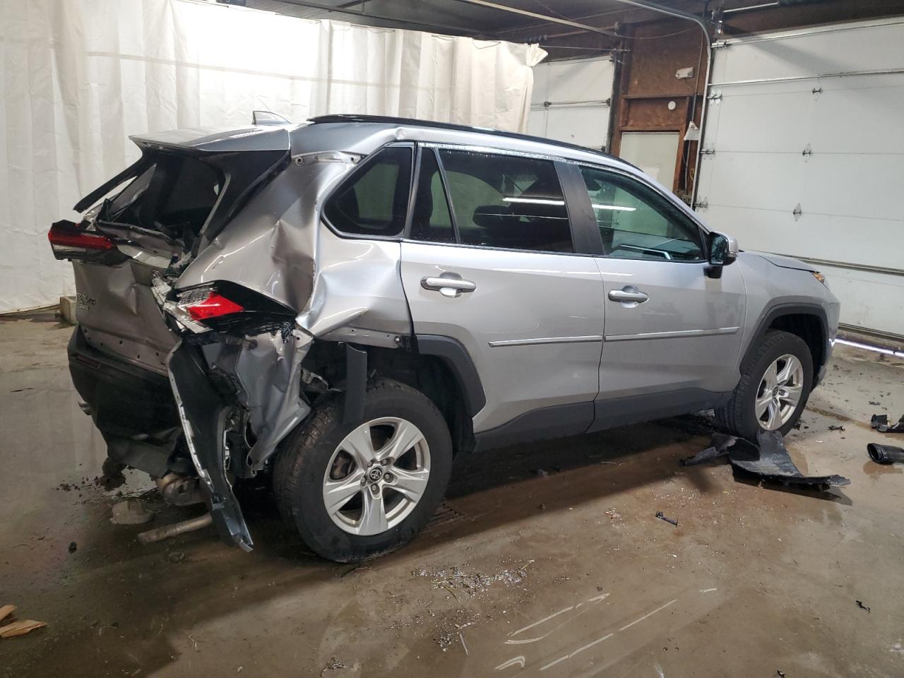 2021 Toyota RAV 4 - Image 3