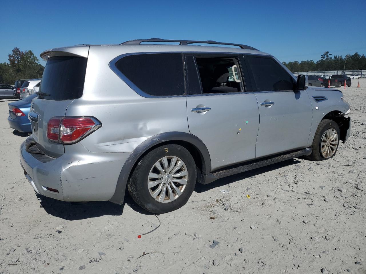 2017 Nissan Armada - Image 3