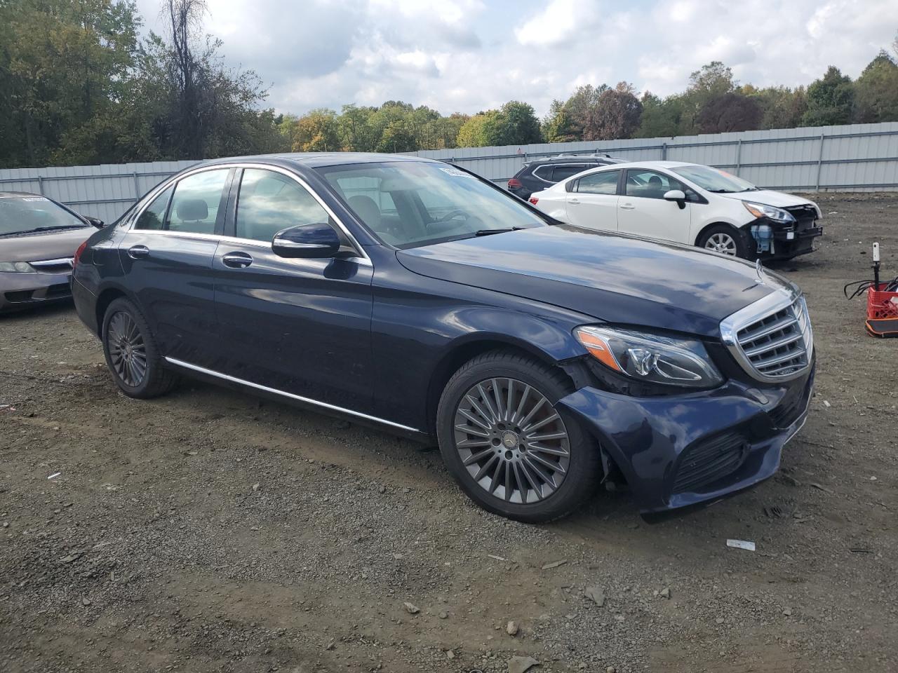 VIN 55SWF4KB0FU060061 2015 MERCEDES-BENZ C-CLASS no.4