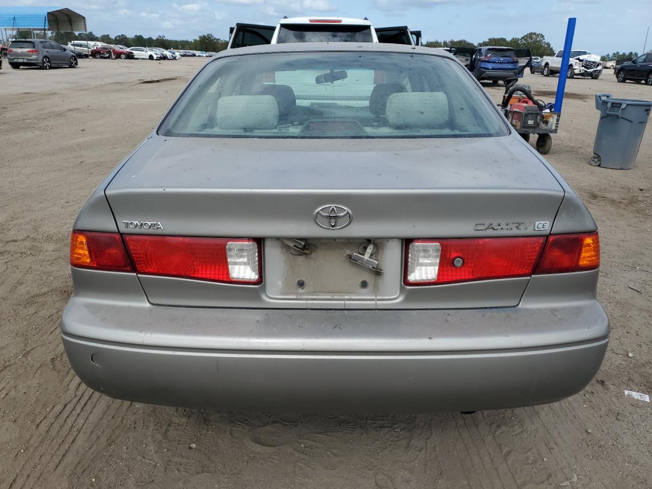 2000 Toyota Camry Ce VIN: 4T1BG22K1YU671076 Lot: 77371044