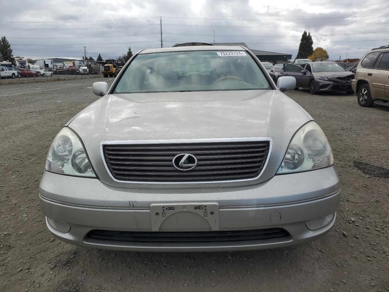 2001 Lexus LS - Image 5
