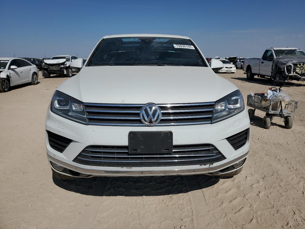 2017 Volkswagen Touareg - Image 5
