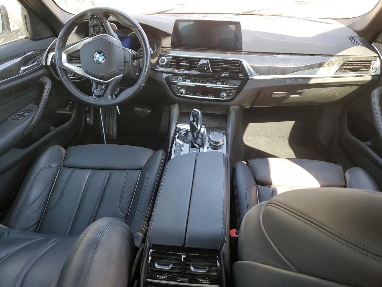 WBAJA9C51KB254236 2019 BMW 530E