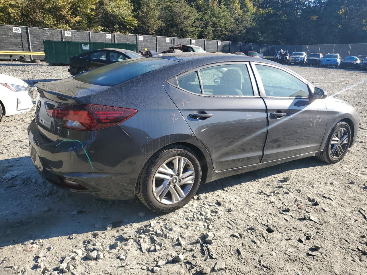 2020 Hyundai Elantra - Image 3