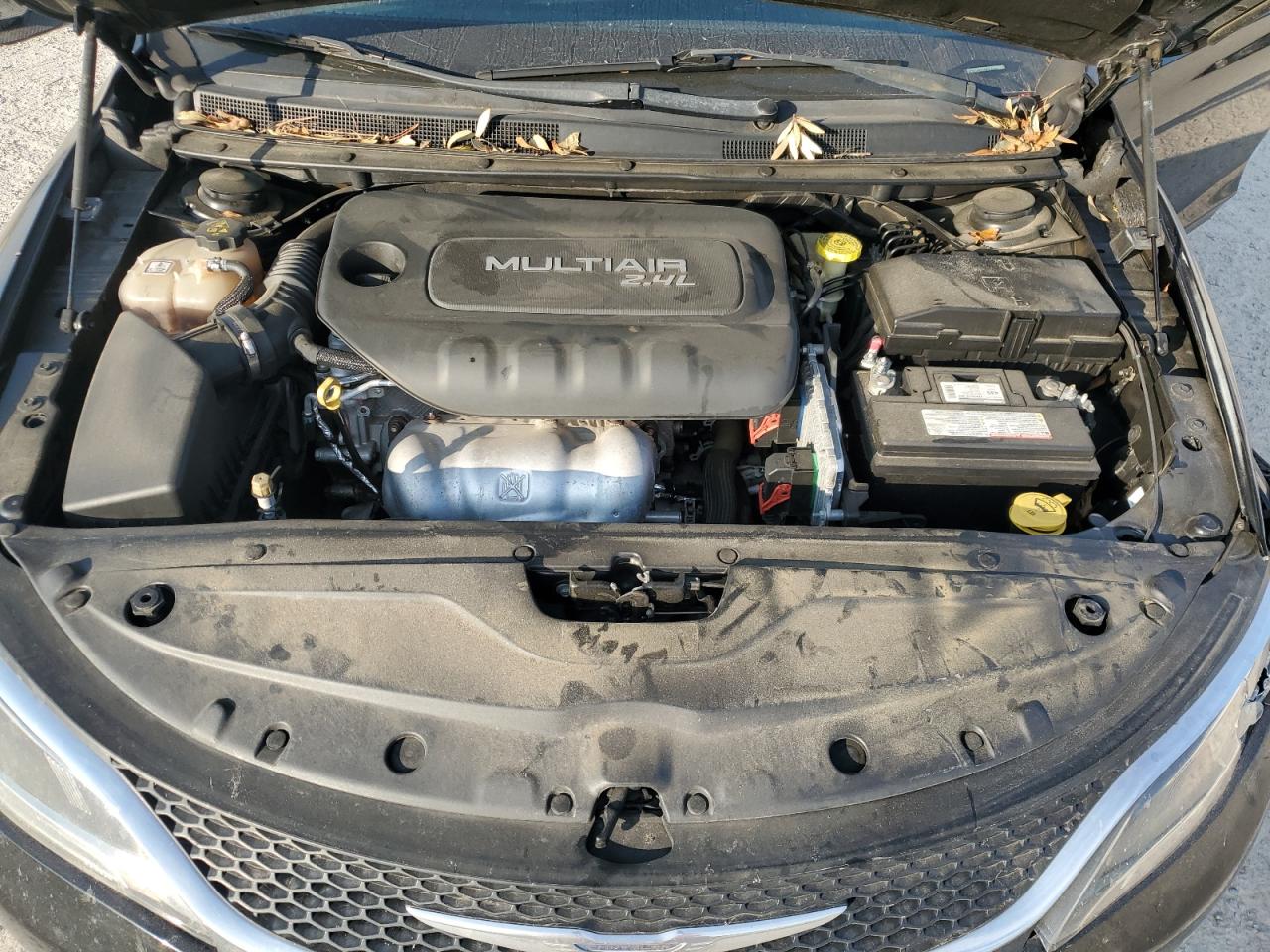 2017 Chrysler 200 - Image 13