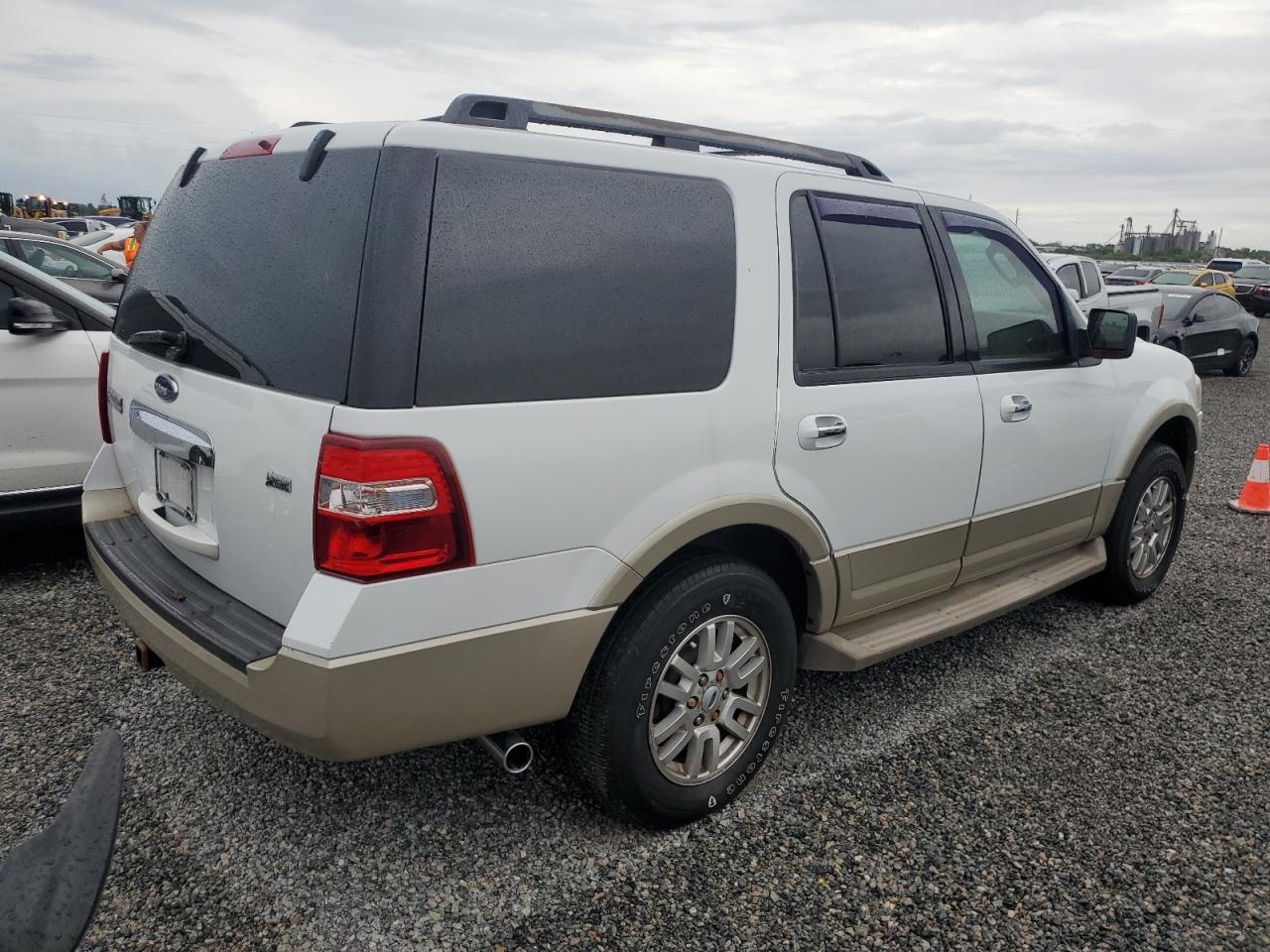 2010 Ford Expedition - Image 3
